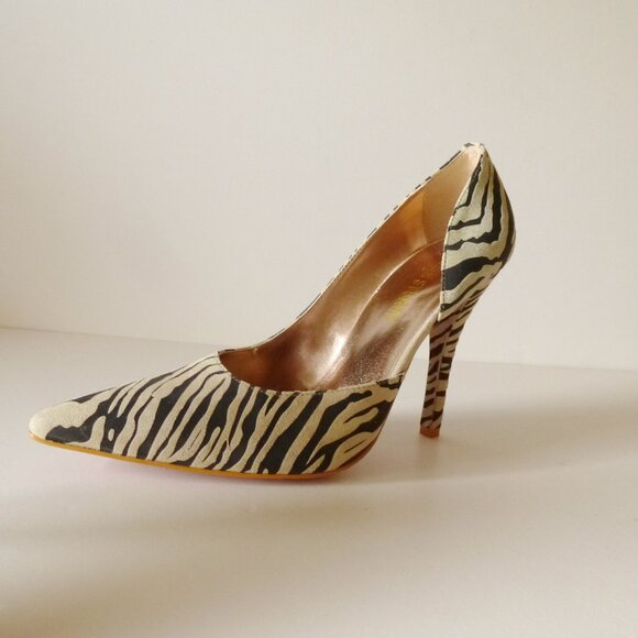 Colin Stuart Suede Pointed Toe Stiletto Heel Pumps Black/Ivory Size 8.5 New - Picture 7 of 8